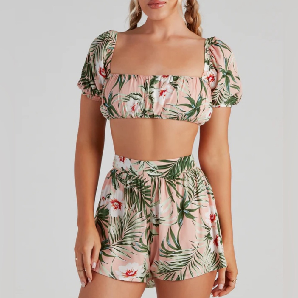 Windsor NWT On Vacay Tropical Puff Sleeve Crop Top & Shorts Set Size Small